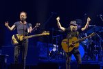 Sting musel odložit pražský koncert s Paulem Simonem kvůli těžké chřipce