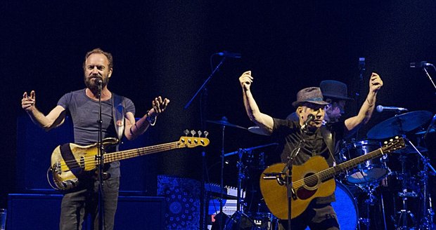 Sting musel odložit pražský koncert s Paulem Simonem kvůli těžké chřipce