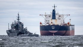 Estonské námořnictvo v dubnu zadrželo jednu z lodí, která je součástí takzvané ruské stínové flotily.