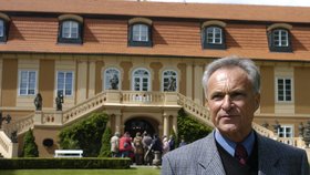 Ministerstvo zahraničí odvolalo ředitele zámku Štiřín Václava Hrubého. (snímek z května 2004)