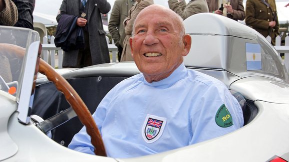 Stirling Moss slaví 90. narozeniny: Titul v F1 nezískal, ale přežil vlastní smrt