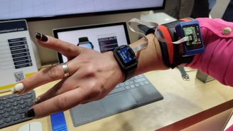 Nový evropský čip pomůže konkurentům hodinek Apple Watch. Pracují na něm i Češi
