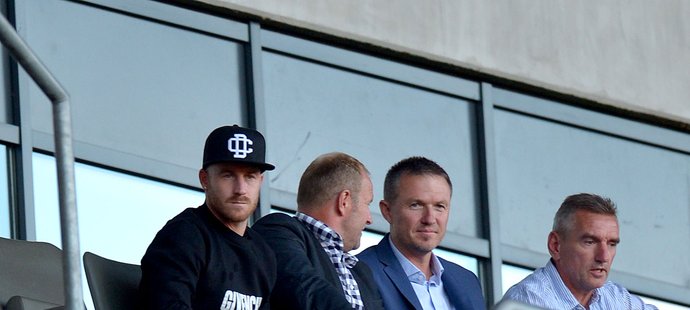 Miroslav Stoch společně s Jiřím Plíškem a Pavlem Řehákem sledoval výhru Slavie přímo na stadionu