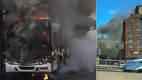 V centru Stockholmu hořel autobus (vlevo ilustrační foto)