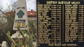Nápaditý pomník ve Stodůlkách upomíná na padlé z let 1. i 2. světové války.