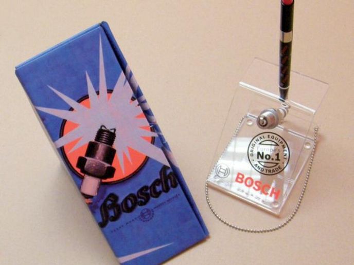 Stojánek na pero s autosvíčkou Bosch