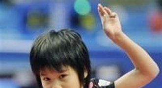Osmiletá Japonka ukázala, jak se hraje stolní tenis!