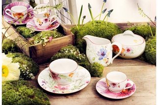 Prostřený stůl s vůní jara: Nejkrásnější talíře, hrnky, misky a doplňky, které koupíte online