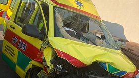 Auto je prý na odpis, hlavní však je, že nikdo neutrpěl příliš vážná zranění
