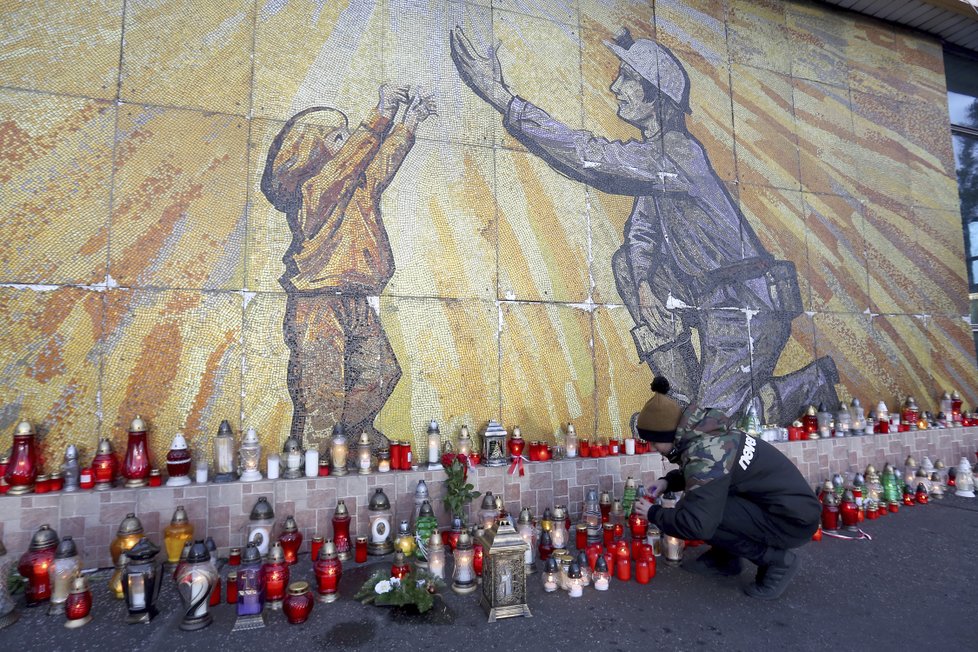 Smutek za oběti důlního neštěstí: V Dole ČSM Stonava na Karvinsku 20.12.2018 zahynulo 12 polských a jeden český horník.