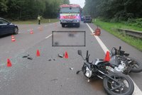 Motorkář na Táborsku nezvládl řízení, vyjel mimo silnici: Nehodu nepřežil