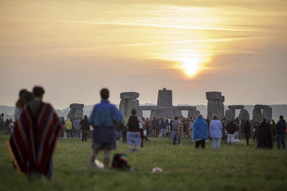 Slunovrat u anglického Stonehenge