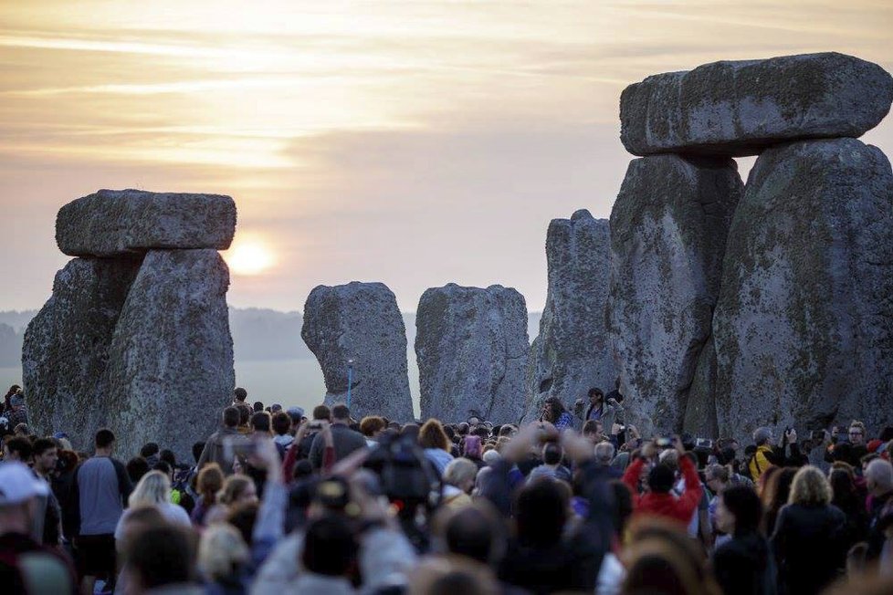 Slunovrat u anglického Stonehenge