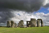 Tajemství Stonehenge odhaleno: Pohřebiště pro vlivné rodiny!