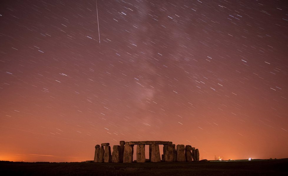 Slavný Stonehenge leží na Salisburské pláni v Jižní Anglii