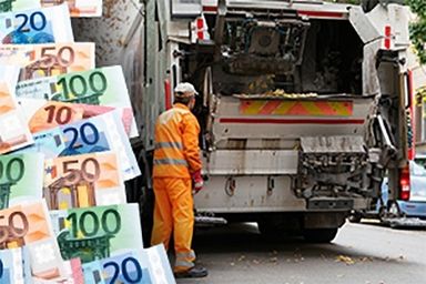 Popelář našel půl milonu! Odpadky v Plzni ukrývaly poklad
