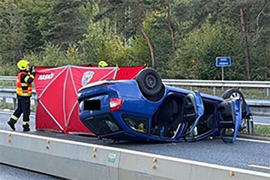Muž měl uškrtit matku: Zemřel po honičce s policií