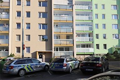 V Jablonci záhadně zemřel problémový soused: Šlo o vraždu?