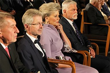 Tajemství šatů první dámy Pavlové: Eva měla poslední slovo!
