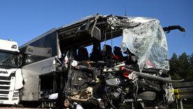 Při nehodě v Německu se zranilo 52 lidí