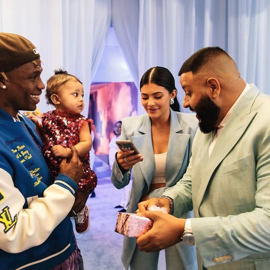 Kylie, Travis a Stormi se &#34;strejdou Dj Kaheldem&#34;