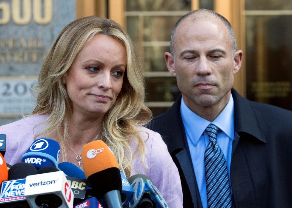 Avenatti v americkém tisku prohlásil, že zadržení Stormy bylo politicky motivované