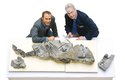 Fosilie Storr Lochs Monster s vědci, kteří ji zkoumají