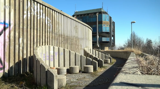 Brutalismus na Strahově: Mnoho veřejného prostoru pro nic