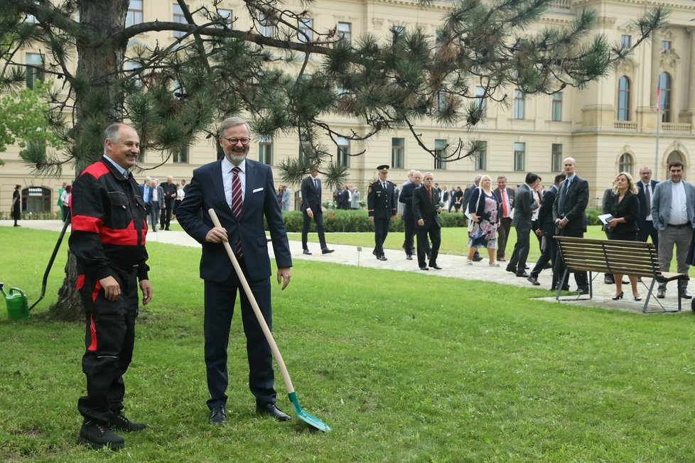 Slavnostní otevření zrekonstruované zahrady Strakovy akademie: Premiér Petr Fiala (ODS; 31. 8. 2022)