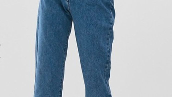 Mom jeans, Pull Bear, Asos.com, €27.99