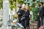 Oporou byl Zuzaně Čaputové při rozloučením s otcem také její přítel Juraj Rizman. Při pohřbu stál hned za prezidentkou. Štefan Strapák zemřel ve středu 15. 9. 2021