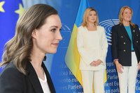 Dámská jízda v europarlamentu: Šéfky EU vítaly Olenu Zelenskou, poslanci tleskali a posílají miliardy