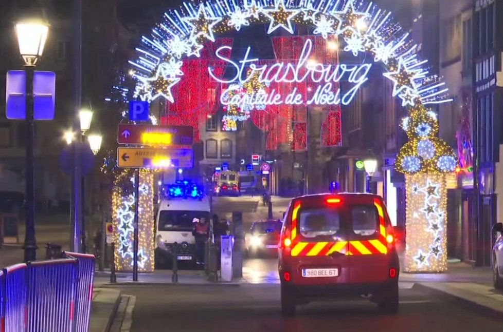 Střelba na vánočních trzích ve Štrasburku si vyžádala oběti na životech