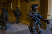 Drama ve Strašnicích: Policie a pyrotechnik zasahovali u podezřelých krabic s pyrotechnikou