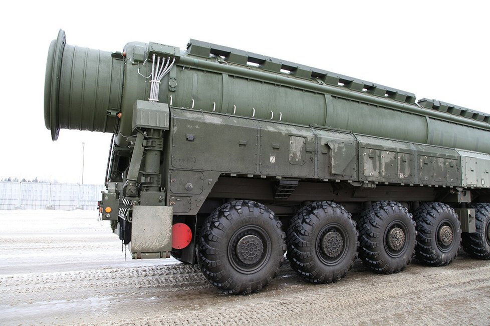 Balistická raketa Topol M-01 nosí jaderné hlavice.