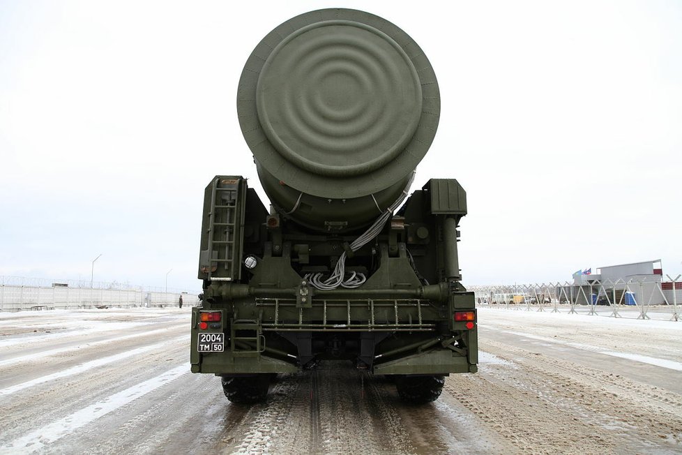 Balistická raketa Topol M-01 nosí jaderné hlavice.