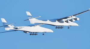 Stratolaunch: První let titána