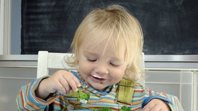 Jak děti naučit jíst nové jídlo? Zkuste osvědčené fígle! 