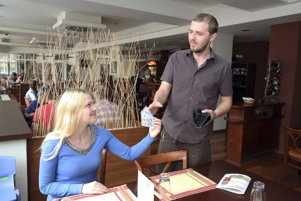 Platba stravenkami v české restauraci: Nic neobvyklého