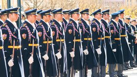 Zahajovací ceremoniál natrénovali vojáci Hradní  stráže do posledních detailů