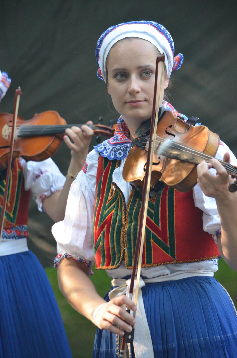 Strážnický folklorní festival oblehly od první minuty davy návštěvníků.