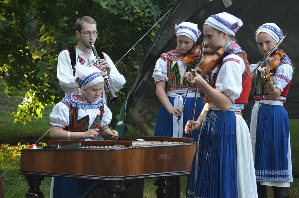 Strážnický folklorní festival je každoročeně v obležení diváků.