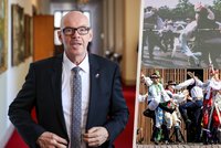 "Zbláznili jste se!" Ministry Klempíře a Macinku vypískali. A hrozí: Koho chleba jíš, toho píseň zpívej