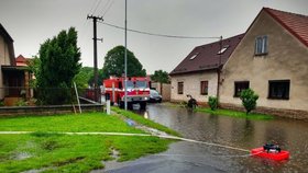 Výjezdy hasičů kvůli silným bouřkám ve Středočeském kraji. (14.6.2020)