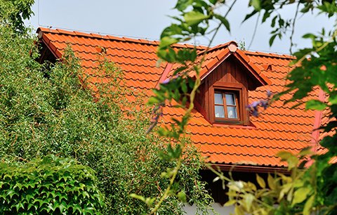 Rekonstrukce střechy: Jakou vybrat střešní krytinu? 