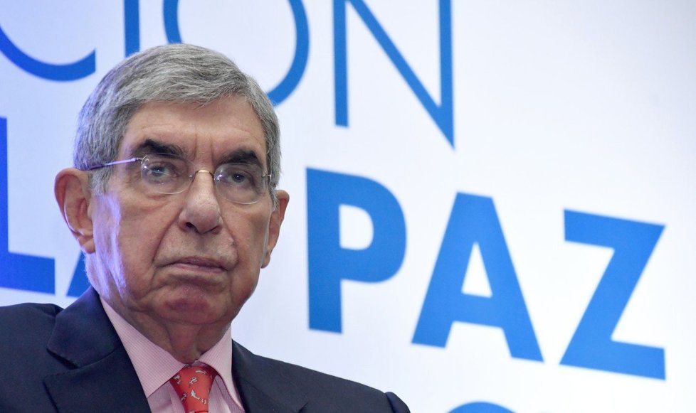 Bývalý prezident Kostariky a nositel Nobelovy ceny za mír Oscar Arias možná půjde k soudu kvůli zlatému dolu.
