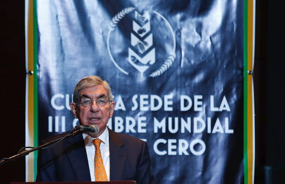 Bývalý prezident Kostariky a nositel Nobelovy ceny za mír Oscar Arias možná půjde k soudu kvůli zlatému dolu.