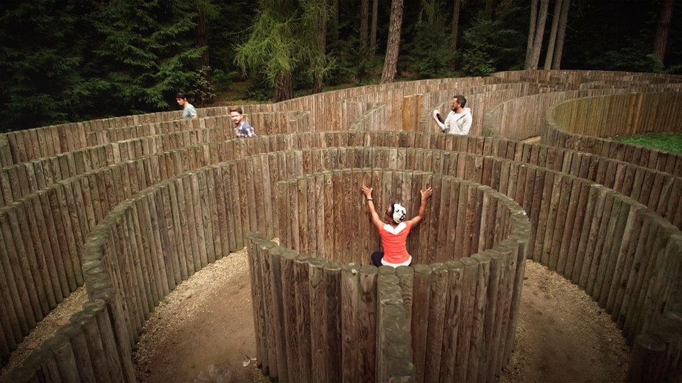 V unikátním labyrintáriu v zámeckém parku v Loučeni si můžete vyzkoušet hned jedenáct různých druhů labyrintů a bludišť.