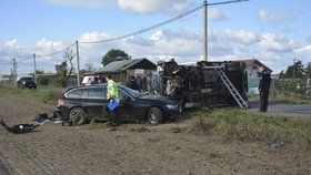 V Brandýse nad Labem se srazilo osobní auto s náklaďákem.