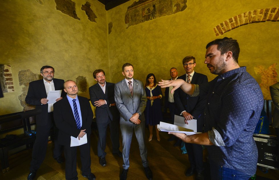 Debata Blesku před volbami ve Středočeském kraji se odehrála na Staroměstské radnici.
